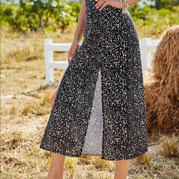 All Over print split thigh skirt - Picture 2 of 5